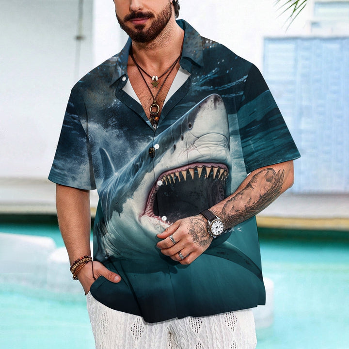 Chemise hawaïenne de vacances à imprimé requin peint pour homme